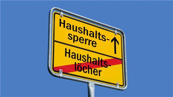 Landrat Thorsten Krüger musste für den Rest dieses Jahres eine Haushaltssperre erlassen, weil die Sozialausgaben drastisch gestiegen sind.
