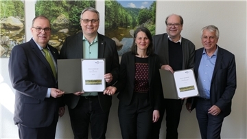 Landrat Thorsten Krüger (von links), NLT Präsident Landrat Marco Prietz, Ministerin Miriam Staudt, Minister Christian Meyer und NLT Hauptgeschäftsführer Prof. Dr. Hubert Meyer.