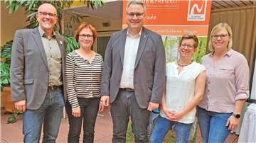 Landrat und Vorsitzender Marco Prietz mit Geschäftsstellenmitarbeiter. Von links: Udo Fischer, Ingrid Krause, Marco Prietz, Petra Welz und Katja Bünning.