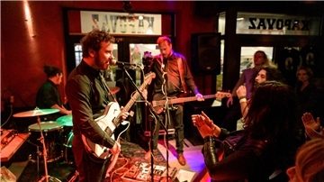 Lange Bandnacht: Die Band Fuzziebär füllte mit Postpop und Postrock das Kapovaz. Foto: Masorat-f