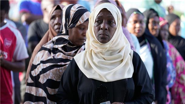 Bilder des Tages Lange Schlangen bei den Parlamentswahlen in Tansania