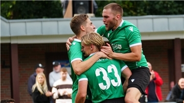 Jubelde Fußballspieler