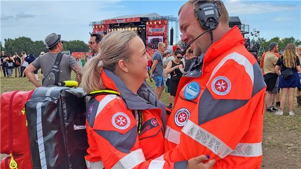 Laura und Sascha Durmann aus Nordenham passen einfach perfekt zusammen. Auch während ihrer „Flittertage“ beim Deichbrand-Festival.