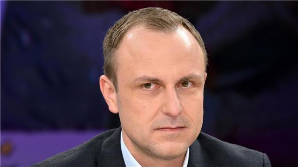 Laut dem Terrorismus-Experten Peter Neumann müssen verschiedene extremistische Bedrohungen gleichzeitig bekämpft werden.