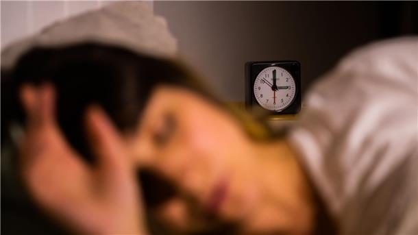 Statistik: Paare mit Kindern im Haus schlafen weniger Laut den Daten schliefen die Bürger insgesamt aber etwas mehr als zehn Jahre zuvor: So lag die durchschnittliche Dauer bei Menschen ab 10 Jahren bei 8 Stunden und 37 Minuten. (Symbolbild)