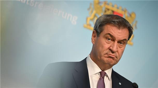 Laut einer Civey-Umfrage kommt Partei von Ministerpräsident Markus Söder im Zuge der Aiwanger-Affäre auf 36 Prozent.