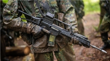 Laut Ifo-Institut sind aus dem 100 Milliarden starken Sondervermögen für die Bundeswehr bis Mitte 2023 erst 1,2 Milliarden Euro abgeflossen (Symbolfoto).