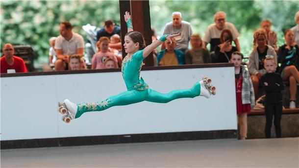 Leana Milane Behrmann (Schülerinnen B) vom ERC Bremerhaven holte Silber bei der Landesmeisterschaft und ist für die DM qualifiziert.