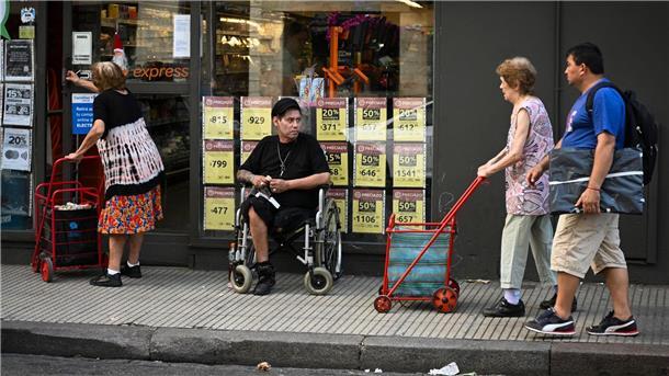 Inflationsrate in Argentinien steigt auf über 270 Prozent Lebensmittelgeschäft in Buenos Aires: Die jährliche Inflationsrate ist in dem südamerikanischen Land auf über 270 Prozent gestiegen.