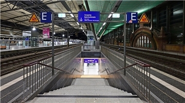 Leere Bahnsteige im Erfurter Hauptbahnhof.