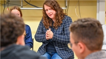 Katharina Mahnken gehört zu den Lehrkräften, die sich für die Seestadt entschieden haben. Das hilft im Kampf gegen Fachkräftemangel.