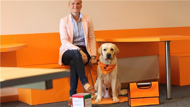 Lehrerin Kirsten Hader mit ihrem Hund Nuri.