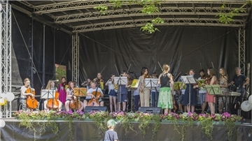 Lehrkräfte sowie Schülerinnen und Schüler luden zu einem Fest voller Musik in unterschiedlichen Besetzungen und Stilrichtungen nach Rotenburg ein. Kreismusikschule