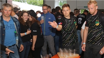 Lennard Schröder und Maik Müller (rechts) haben die Titelverteidigung knapp verpasst. Im Finale unterlagen sie den Brüdern Niklas und Jonas Budde aus Abbehausen.