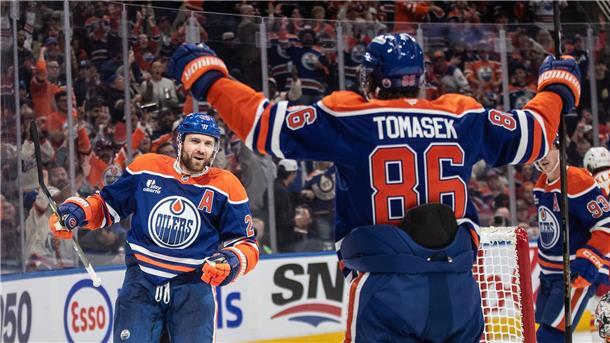 Trotz 400. NHL-Tor und 3:0-Führung: Niederlage für Draisaitl Leon Draisaitl (links) hat das 400. NHL-Tor seiner Karriere erzielt.