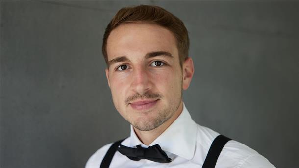 Leon Sandhowe hat zwei Videoformate - eines davon ist an das Prinzip von Caleb Simpson angelehnt.
