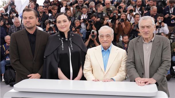 Scorseses „Killers of the Flower Moon“ auf Apple TV+ Leonardo DiCaprio (l-r), Lily Gladstone, Martin Scorsese und Robert De Niro stellen „Killers of the Flower Moon“ beim Filmfestival in Cannes vor.