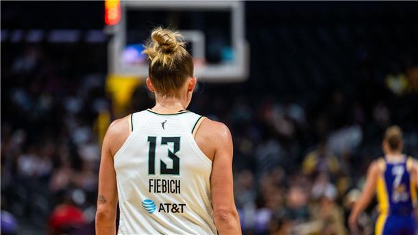Freiheit mit Fiebich: Deutsche Basketballerin als X-Faktor Leonie Fiebich ist in der WNBA zwar ein Rookie, spielt aber dank Erfahrung in Europa wie ein abgezockter Profi.