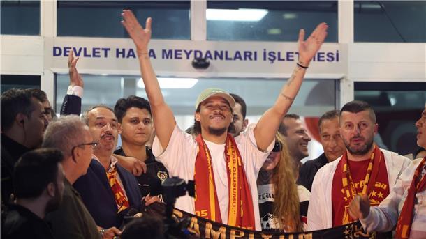 Galatasaray kauft groß ein - Aber woher kommt das Geld? Leroy Sané ist einer der hochkarätigen Neuzugänge von Galatasaray Istanbul