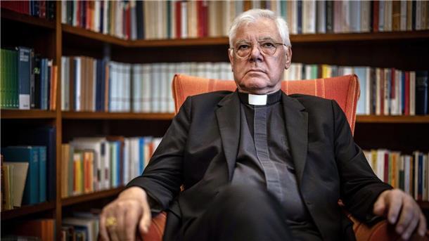 Kardinal Müller kritisiert Weltsynode „Letztlich ist es so, dass der Papst im Kreis seiner Freunde ein Abschlussdokument nach eigenem Gusto rausgibt. Und das ist durchaus fragwürdig“, sagt der deutsche Kardinal Gerhard Ludwig Müller.
