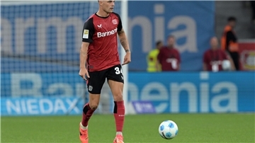 Leverkusens Granit Xhaka freut sich auf sein erstes Spiel in Rotterdam.