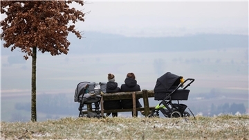 Lieber Kinder statt Karriere? Forscher haben das Rollenbild junger Frauen untersucht (Symbolbild). 