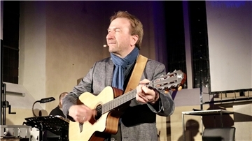 Liedermacher Clemens Bittlinger in Kirchtimke