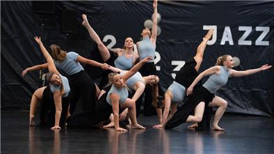 Die Jazz- und Modern/Contemporary-Gruppe "Imperfection" vom OSC Bremerhaven