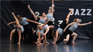 Die Jazz- und Modern/Contemporary-Gruppe "Imperfection" vom OSC Bremerhaven