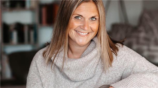 Lilly Lucas präsentiert in Nordenham ihren jüngsten Liebesroman.