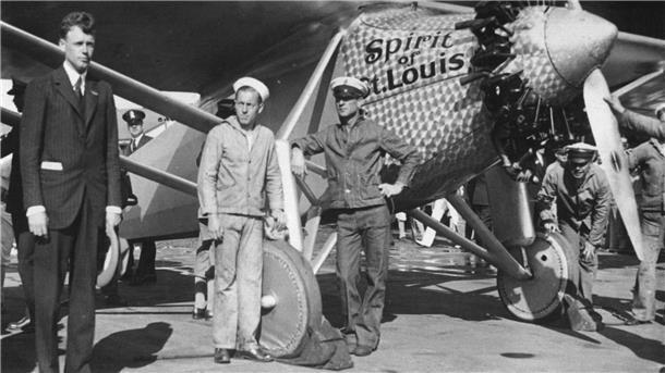 In 33 Stunden zur Legende: Lindbergh starb vor 50 Jahren Lindbergh nach seiner legendären Atlantik-Überquerung. (Archivbild)