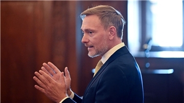 Lindner ist für Gespräche mit Unternehmern in New York und reist dann zum Internationalen Währungsfonds weiter.