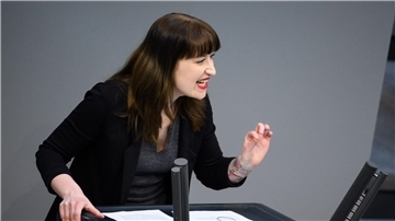 Linken-Politikerin Heidi Reichinnek während ihrer Rede im Deutschen Bundestag.