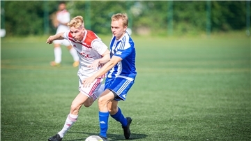 Links: Danny Radke (10) und Dominik Resow (9).