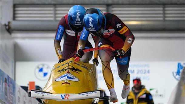 Olympiasiegerin lässt sich von Erotik-Plattform finanzieren Lisa Buckwitz und Anschieberin Vanessa Mark auf dem Weg zum WM-Titel.