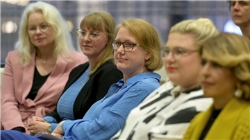 Lisa Paus im Klimahaus. Foto: Masorat