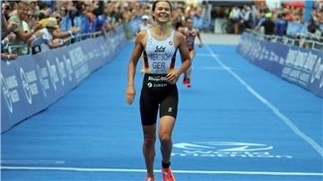 Lisa Tertsch sicherte sich beim Triathlon in Hamburg den zweiten Platz.
