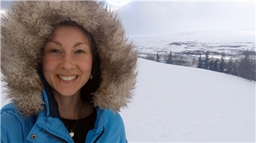 Die Plattdeutsch-Bloggerin Wrogemann, aufgenommen in Akureyri im Norden von Island.