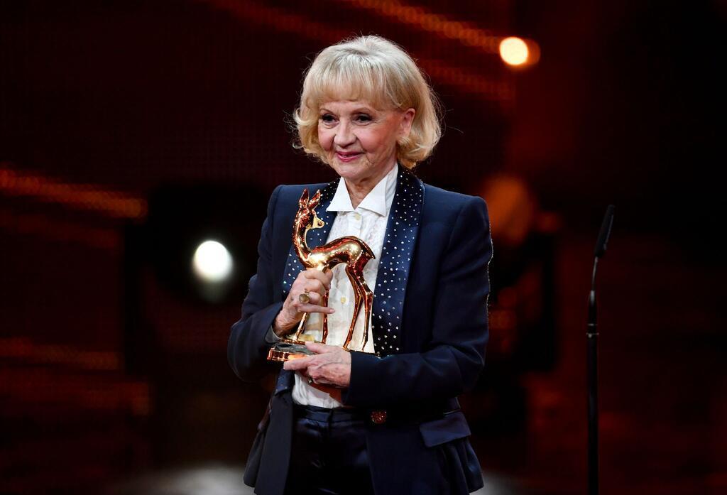 Liselotte erhielt zahlreiche Preise. „Das ist der Beweis, das ich noch da bin“, meinte sie 2021 bei einer Verleihung in der Schweiz spitzbübisch (Archivbild)