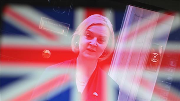Tory-Partei will nach Truss-Rücktritt schnelle Nachfolge Liz Truss gibt vor der 10 Downing Street ihren Rücktritt als Premierministerin bekannt.