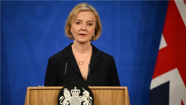 Britische Regierung vor Kollaps? Rücktritte und Chaos Liz Truss, Premierministerin von Großbritannien, während einer Pressekonferenz in der Downing Street.