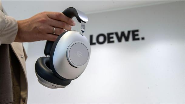 Loewe verlegt sich auf Luxus - Kopfhörer für 100.000 Euro Loewe präsentiert seinen ersten Kopfhörer im Luxussegment.
