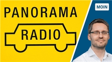 Logo Panorama Radio: Ein Auto auf gelbem Untergrund. Das Auto und die Schrift sind in schwarz gehalten.