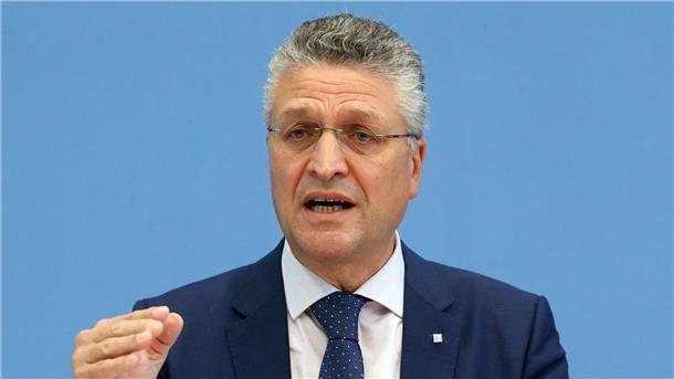 Kritik aus Bayern an Lauterbachs Umgang mit Wieler Lothar Wieler legt sein Amt als Präsident des Robert Koch-Instituts (RKI) nieder.