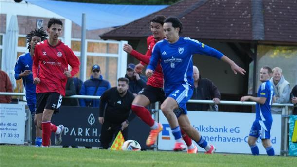 Licht und Schatten bei den Bremenligisten aus der Seestadt LTS-Akteur Tanin Azizi schoss die "Blauen" aus dem Speckenbütteler Park mit 1:0 in Führung.