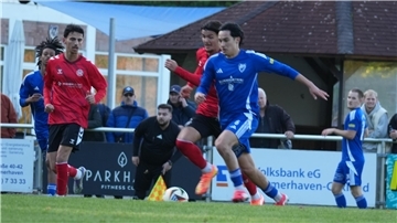 LTS-Akteur Tanin Azizi schoss die "Blauen" aus dem Speckenbütteler Park mit 1:0 in Führung.