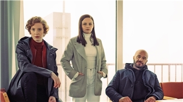 Luise Wolfram (Linda Selb), Jasna Fritzi Bauer (Liv Moormann), Dar Salim (Mads Andersen)