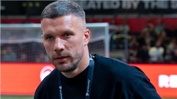 Lukas Podolski fühlt mit seinem ehemaligen Mitspieler mit.