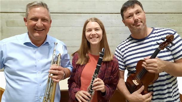 Lukas Schad (1. Vorsitzender), Maja Dubischar (2. Vorsitzende) und Steffen Mitgau (3. Vorsitzender) lenken die Geschicke des Nordsee-Sinfonieorchesters in den kommenden zwei Jahren.