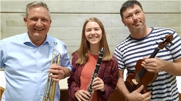 Lukas Schad (1. Vorsitzender), Maja Dubischar (2. Vorsitzende) und Steffen Mitgau (3. Vorsitzender) lenken die Geschicke des Nordsee-Sinfonieorchesters in den kommenden zwei Jahren.